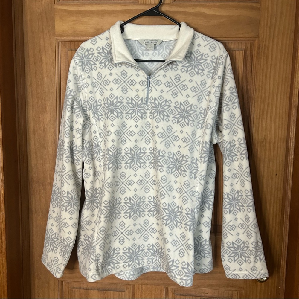 Gander Mountain Cream and Gray Pullover